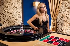 Studio live dealer sky99idn dengan multi-kamera untuk blackjack dan baccarat
